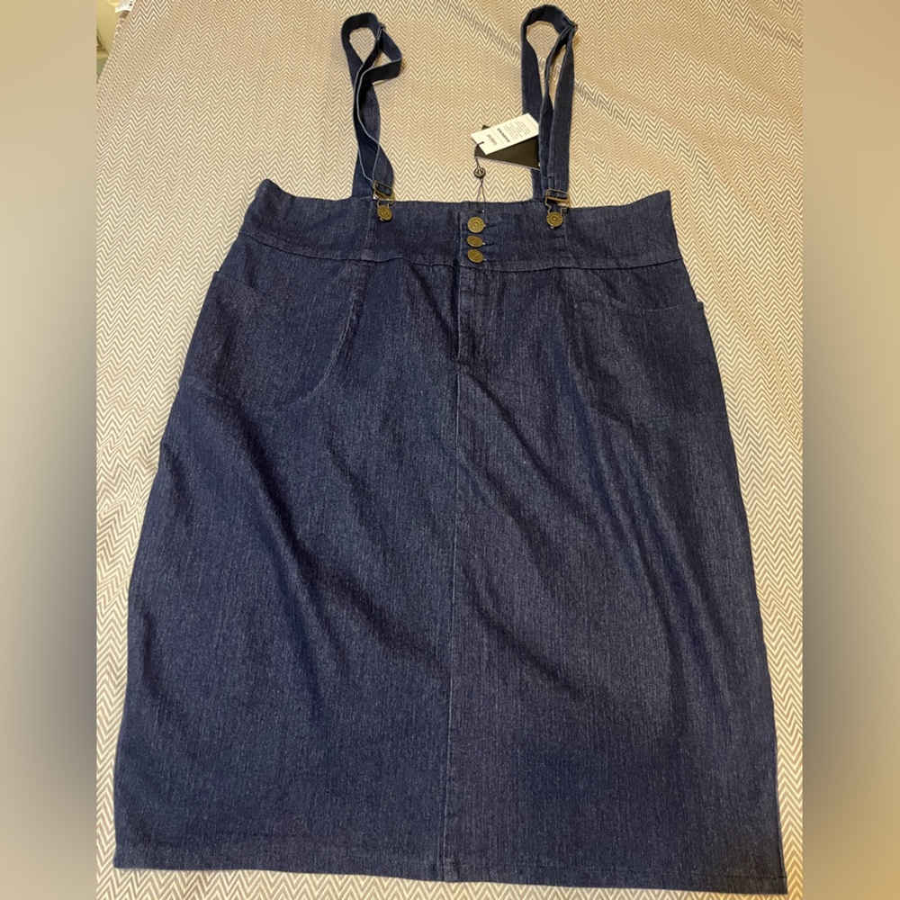 NWT. Collectif London Nomi Denim Dungaree Pencil Skirt. Size 4x. Vintage style. - Picture 2 of 7